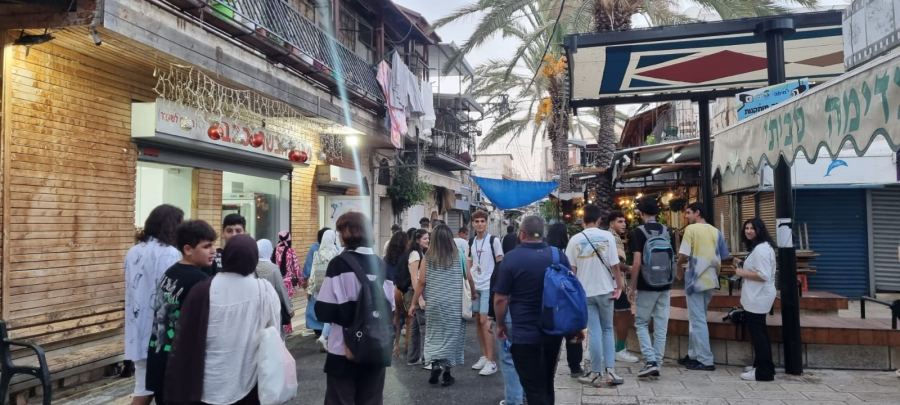 جولة تصويرية في حيفا بمشاركة عشرات الشباب والشابات من النقب والمثلث والجليل 